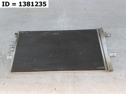 Радиатор кондиционера  на BMW X2 I (2017) 5 дв.. Б/У. Оригинал