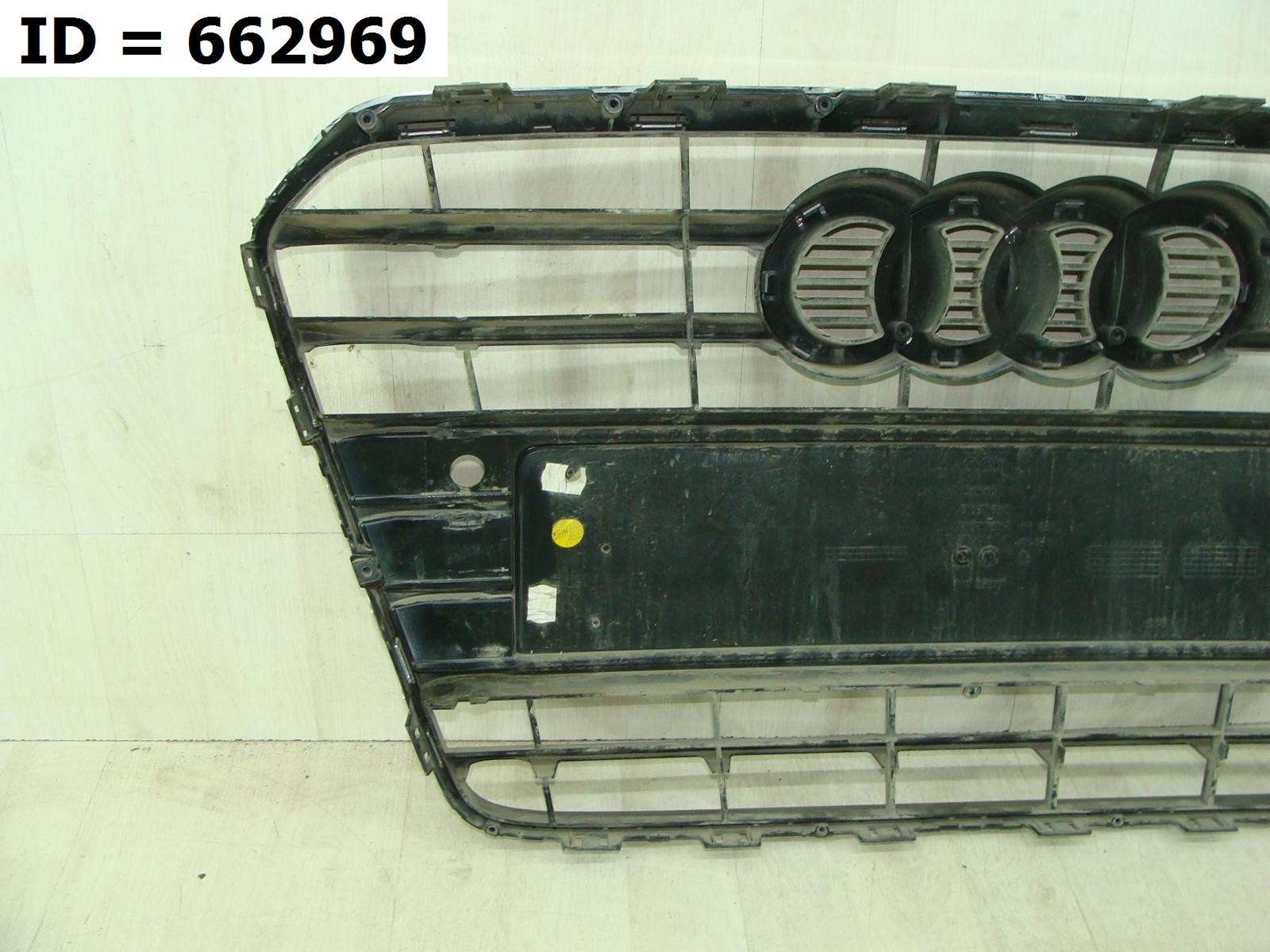 Решетка радиатора  Audi A5 I (8T) Рест. (2011-2016) Лифтбек