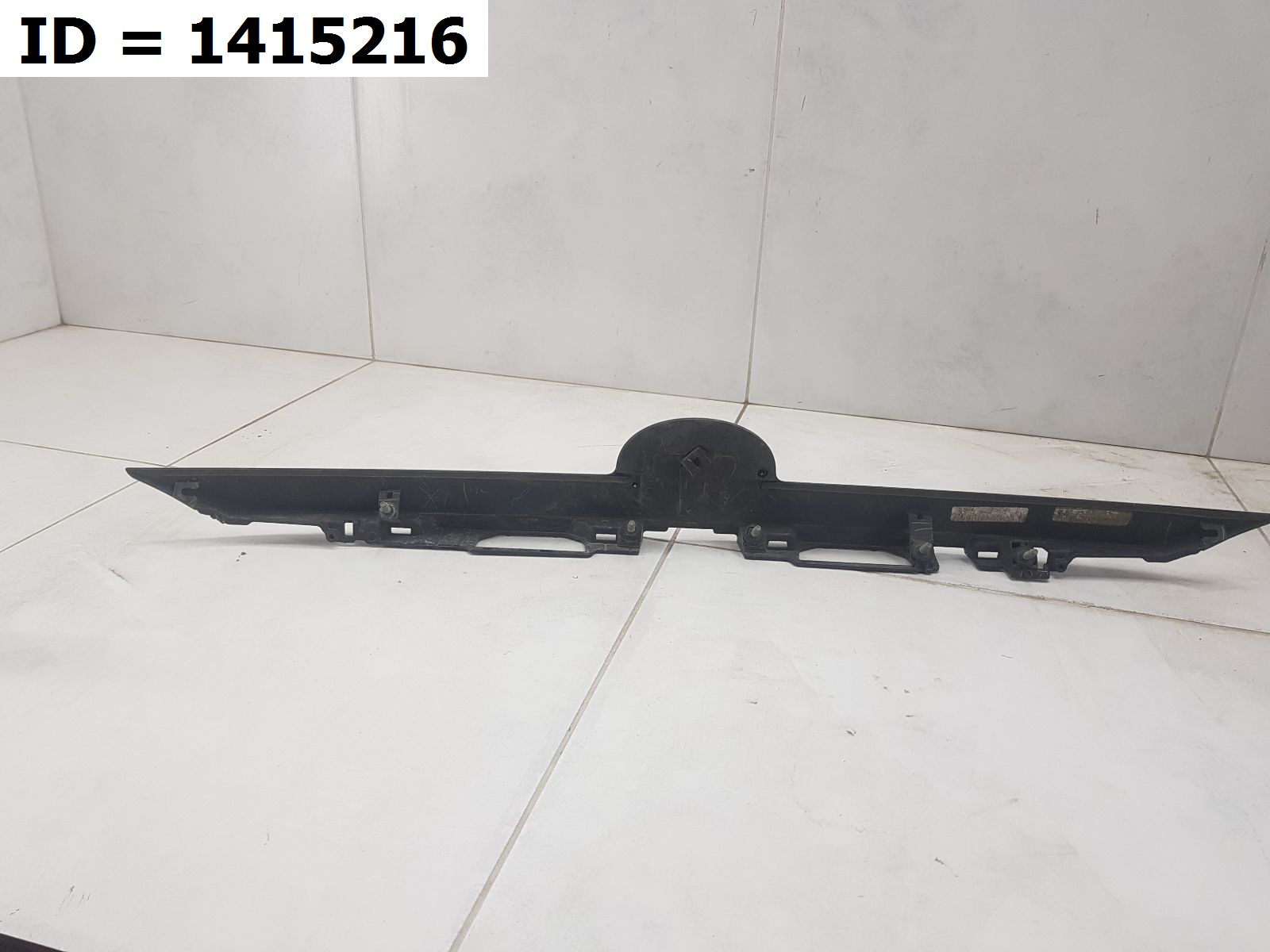 Накладка крышки багажника  Toyota Camry VII (XV50) Рест. (2014-2017) Седан
