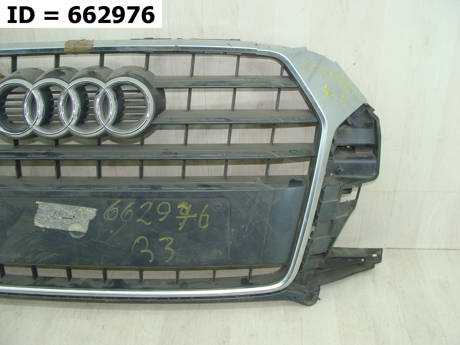 Решетка радиатора  Audi Q3 I (2011-2014) 5 дв.