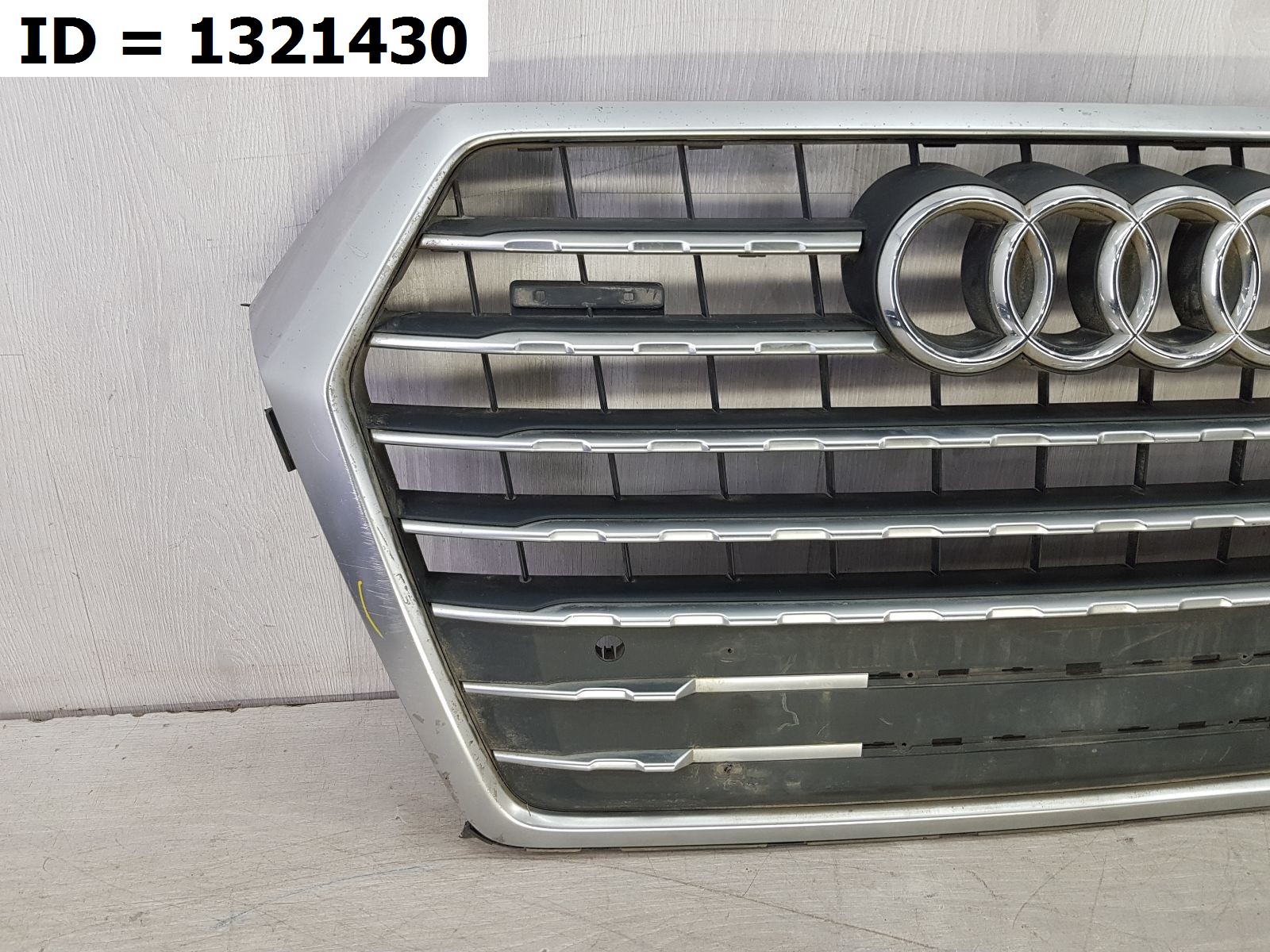 Решетка радиатора  Audi Q7 II (2015) 5 дв.