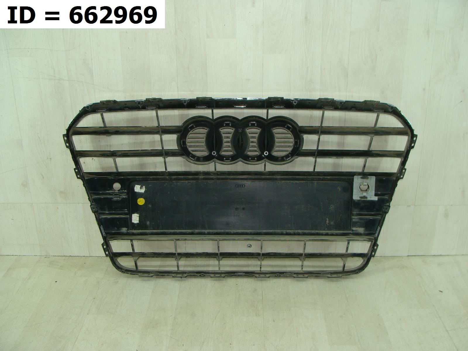 Решетка радиатора  Audi A5 I (8T) Рест. (2011-2016) Лифтбек