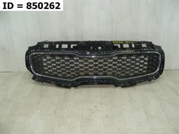 Решетка радиатора  на Kia Sportage IV (2016-2018) 5 дв.. Б/У. Оригинал