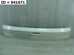 Накладка двери багажника  на Honda CR-V IV (2012-2015) 5 дв.. Б/У. Оригинал