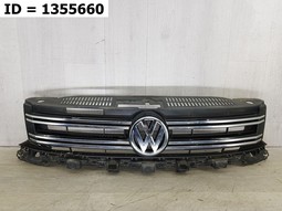 Решетка радиатора  Volkswagen Tiguan I Рест. (2011-2016) 5 дв.