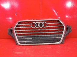 решетка радиатора Audi Q7 I Рест. (2009-2015) 5 дв.