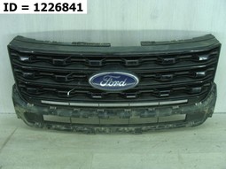 решетка радиатора на Ford Explorer 2015-2017. Б/У. Оригинал