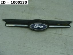 Решетка радиатора  на Ford Focus III (2011-2015) Седан. Б/У. Оригинал