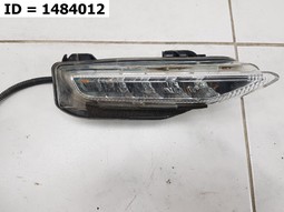 Указатель поворота левый переднего бампера  на Infiniti Q50 I (2013-2017) Седан. Б/У. Оригинал