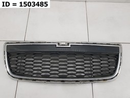 Решетка переднего бампера  на Chevrolet Captiva I Рест. 2 (2013-2016) 5 дв.. Б/У. Оригинал