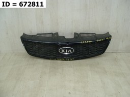 Решетка радиатора  на Kia Cerato II (2008-2013) Седан. Б/У. Оригинал