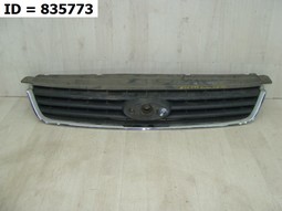 Решетка радиатора  на Ford Kuga I (2008-2012) 5 дв.. Б/У. Оригинал