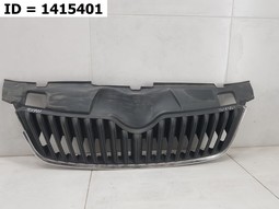 Решетка радиатора  на Skoda Fabia II Рест. (2010-2014) Универсал. Б/У. Оригинал