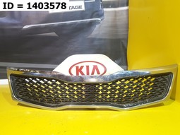 Решетка радиатора  на Kia Optima III (2010-2013) Седан. Б/У. Оригинал